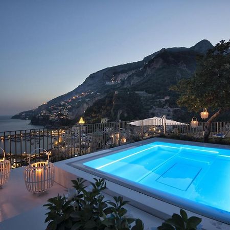 Amore Rentals - Palazzo Della Storia Amalfi Buitenkant foto