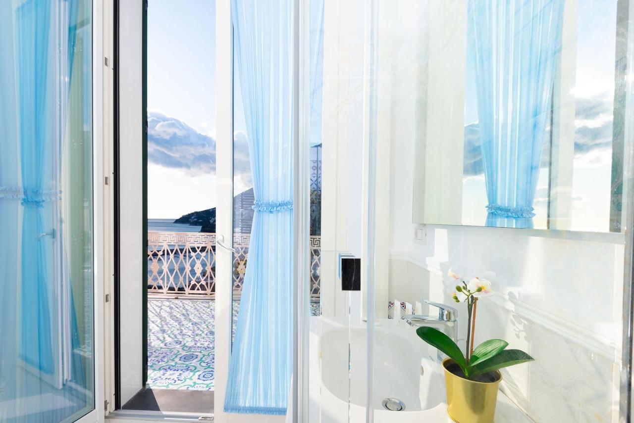 Amore Rentals - Palazzo Della Storia Amalfi Buitenkant foto