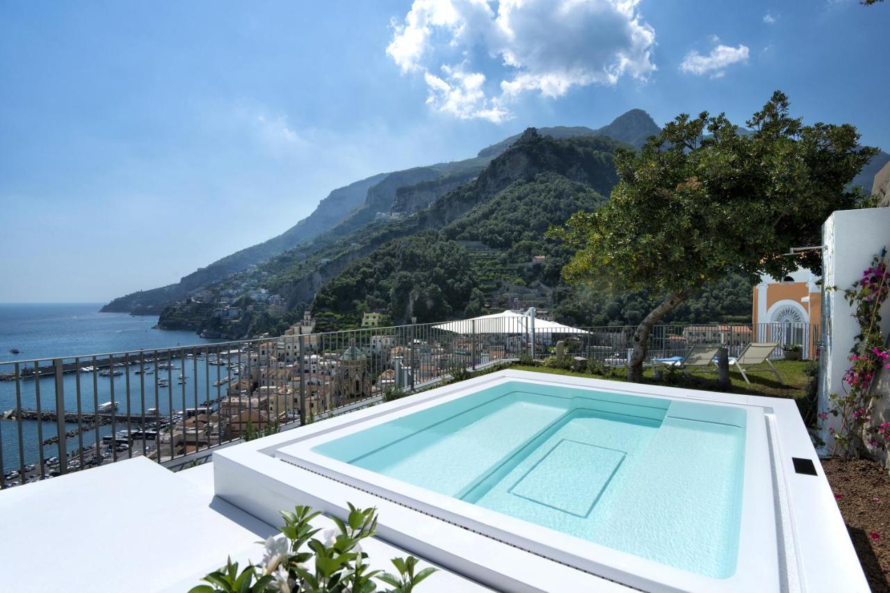 Amore Rentals - Palazzo Della Storia Amalfi Buitenkant foto
