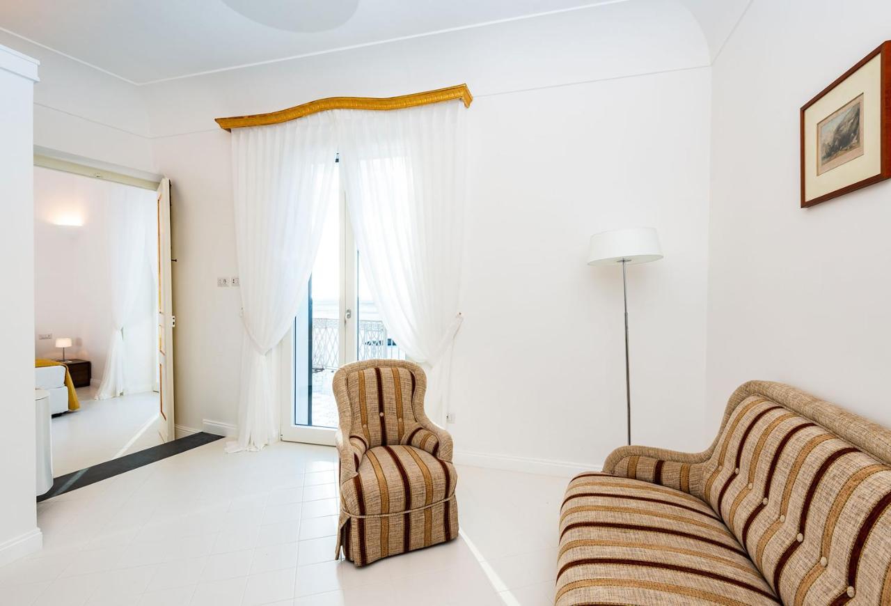 Amore Rentals - Palazzo Della Storia Amalfi Buitenkant foto