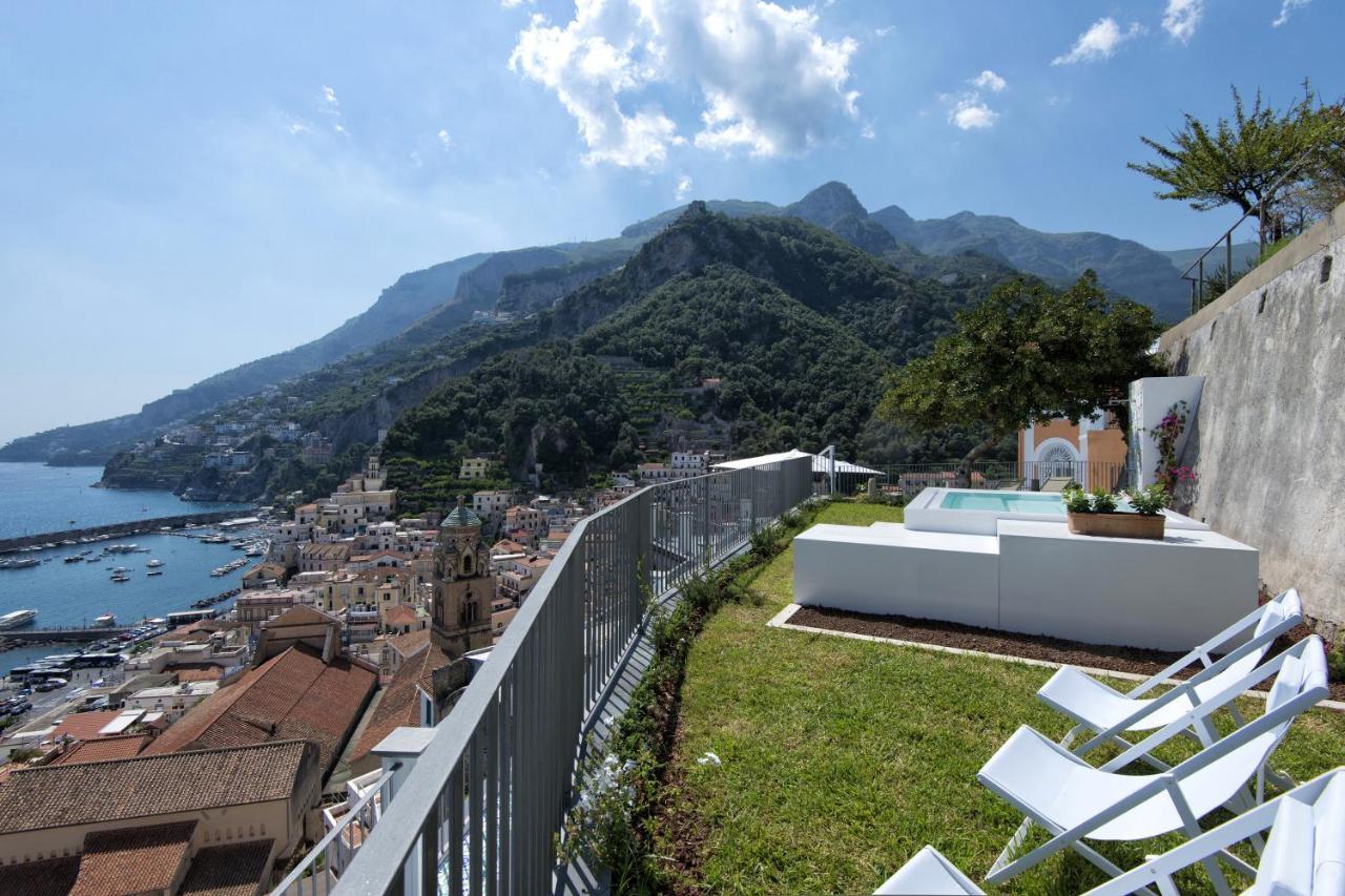 Amore Rentals - Palazzo Della Storia Amalfi Buitenkant foto