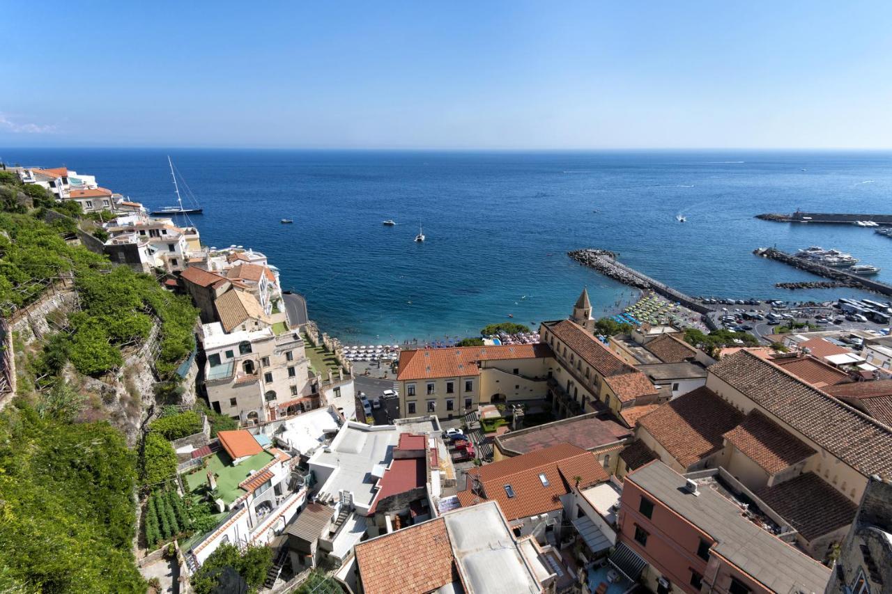 Amore Rentals - Palazzo Della Storia Amalfi Buitenkant foto