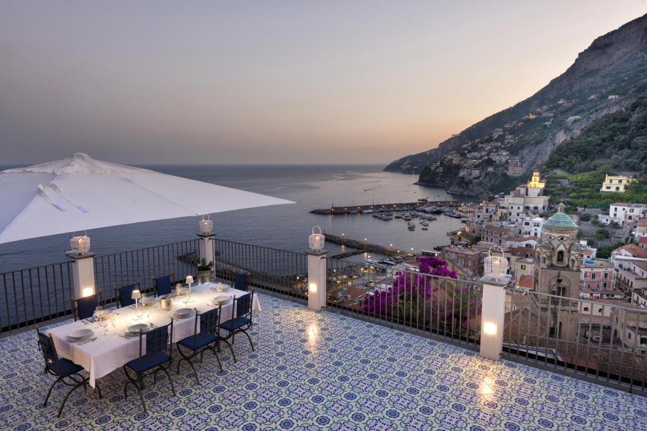 Amore Rentals - Palazzo Della Storia Amalfi Buitenkant foto