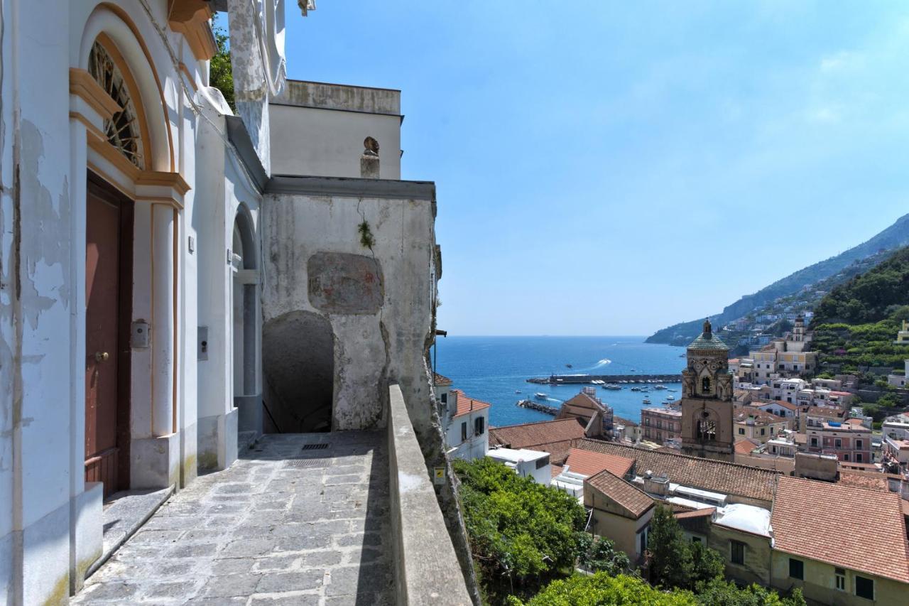 Amore Rentals - Palazzo Della Storia Amalfi Buitenkant foto