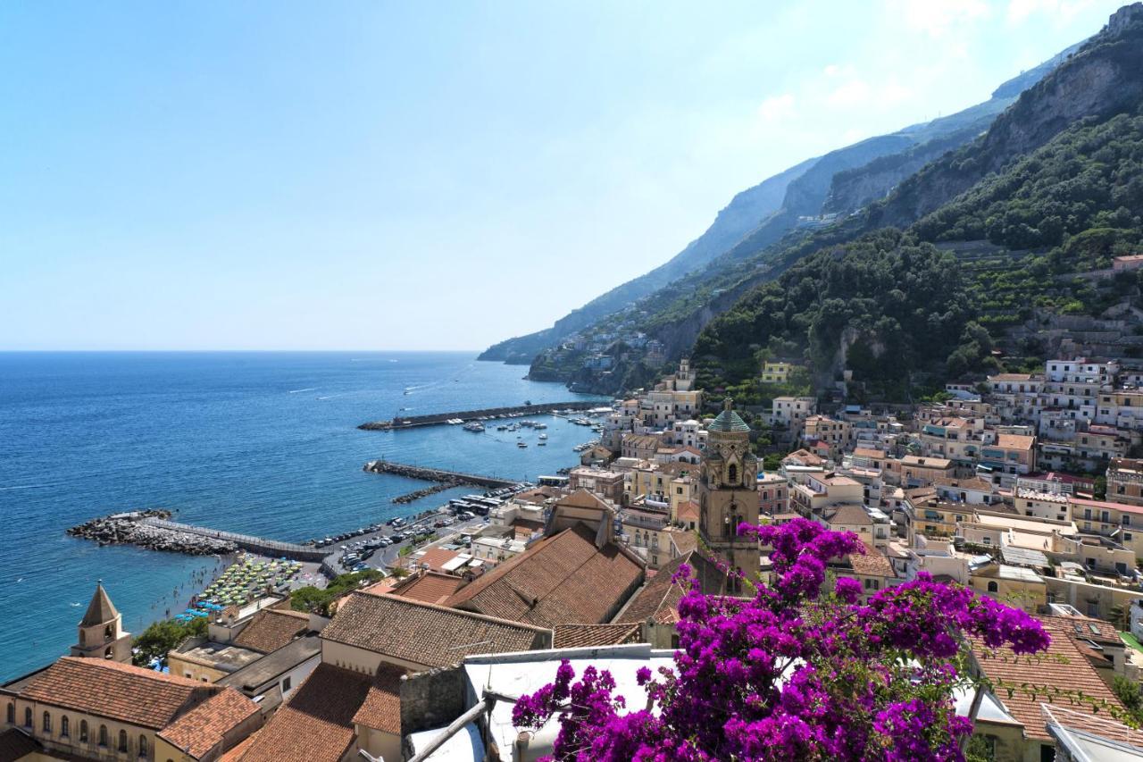 Amore Rentals - Palazzo Della Storia Amalfi Buitenkant foto
