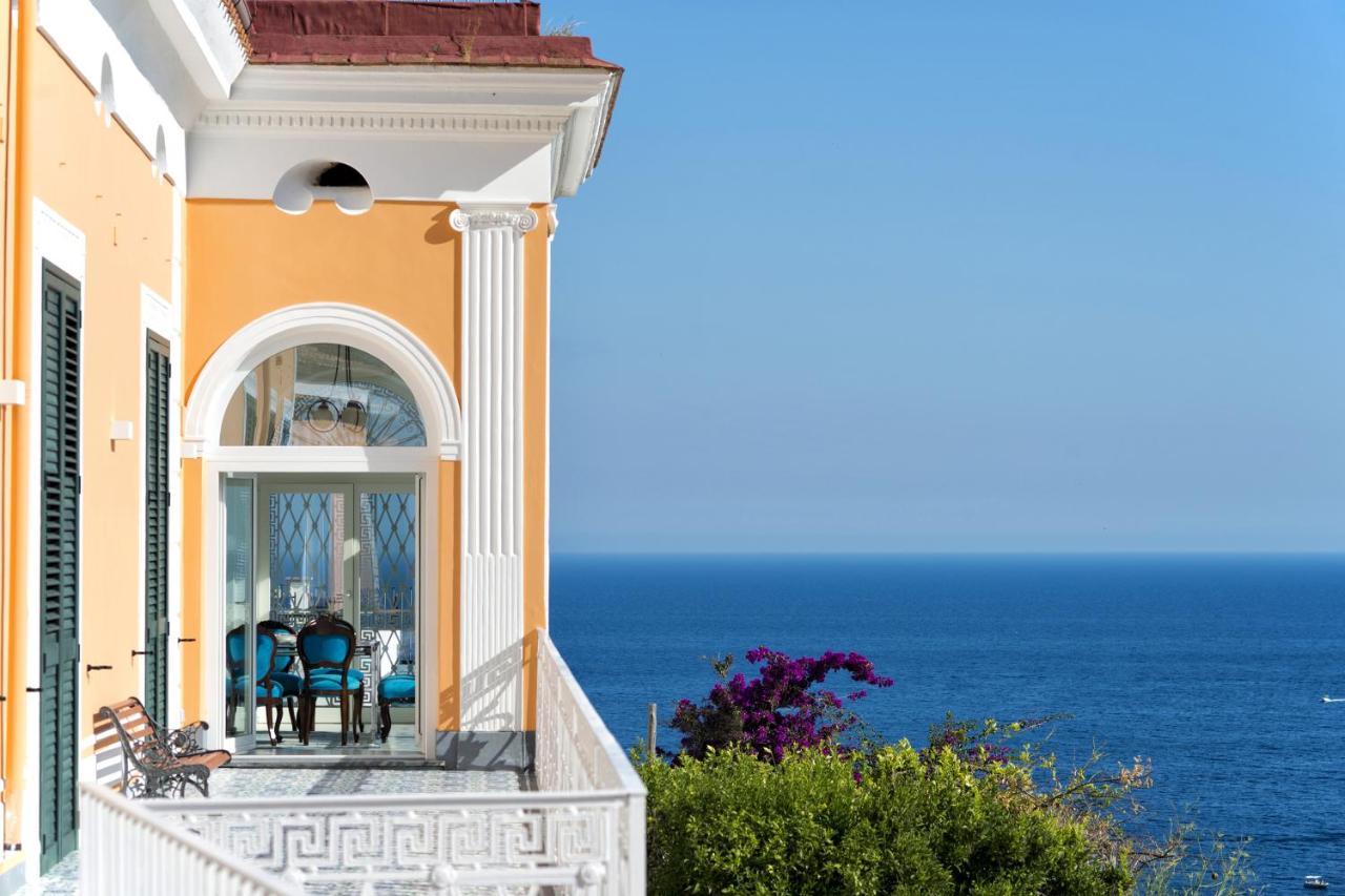 Amore Rentals - Palazzo Della Storia Amalfi Buitenkant foto